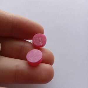 Pink resin circle stud earrings